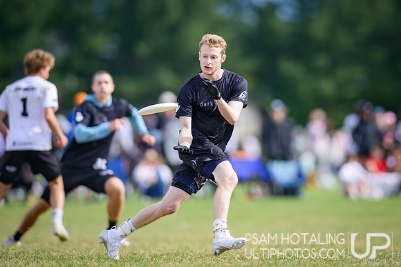Colorado Mamabird vs North Carolina Darkside in quarterfinals at USAU D-I College Championships