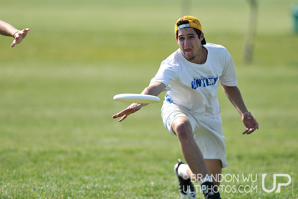 Saturday Open Pool Play & Crossovers - 2012 USAU D-III College Championships