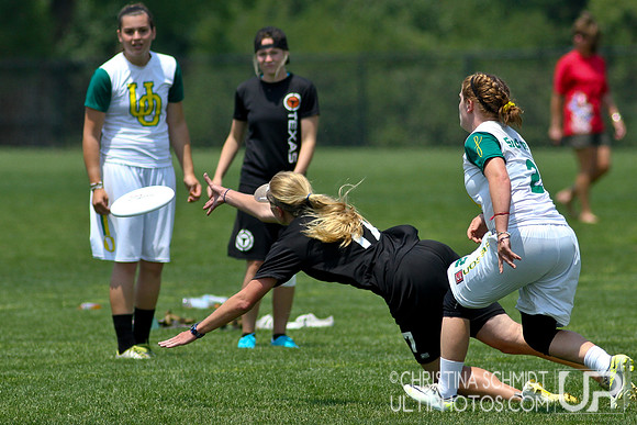 2012 USAU D-I College Championships Saturday Round 3 Action
