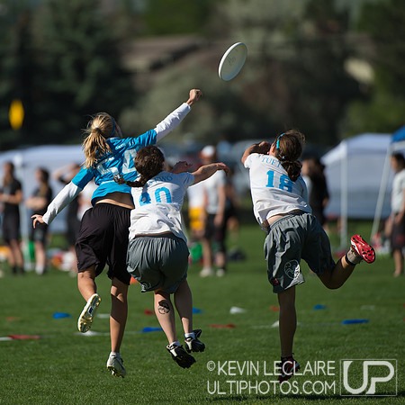 2012 USAU D-I College Championships Sunday Action