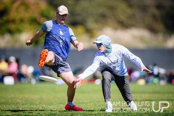 Hybrid vs MOONDOG during Club Championships at Surf Cup Sports Park