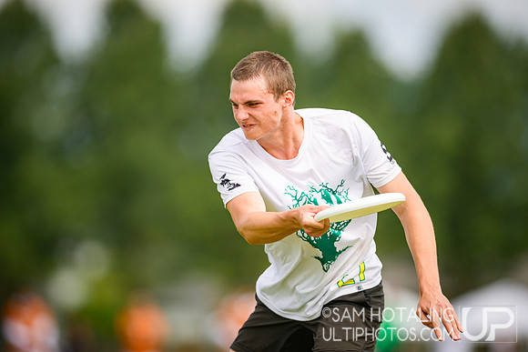 Pool play at USAU D-I College Championships