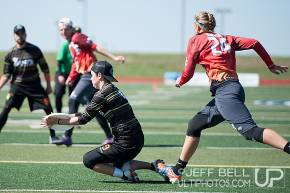 USAU_Nationals_2013_Saturday_20131019_121344_JBP9422