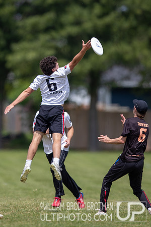Day 1 of the USA Ultimate D-I College Championships