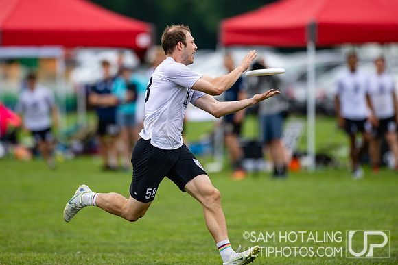 Melbourne Ellipsis vs Wildcats in pool play at World Ultimate Club Championships
