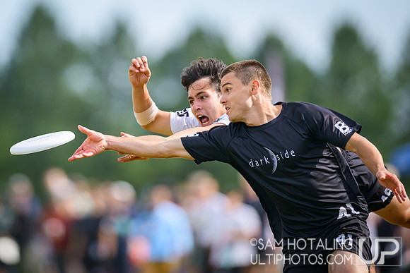 Colorado Mamabird vs North Carolina Darkside in quarterfinals at USAU D-I College Championships