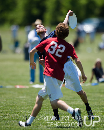 2014 USAU D-I College Champs Friday Round 3 Action