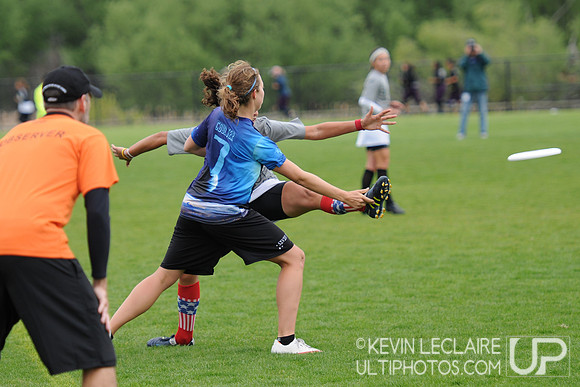 Sunday 8:30am Quarterfinals Round Action -- 2011 USAU College Championships