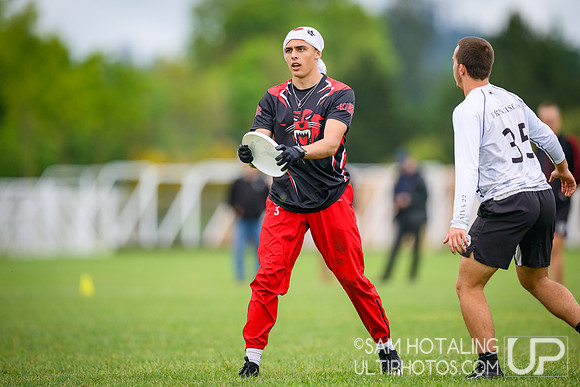 Round III pool play at USAU D-III College Championships