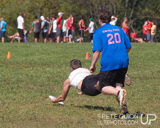 Sunday Round 2 Action -- 2011 Hucks off the Hilltop