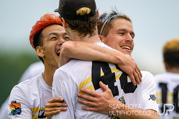 Melbourne Ellipsis vs Wildcats in pool play at World Ultimate Club Championships