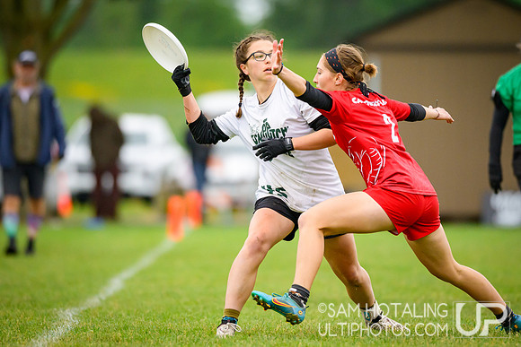 Haverford/Bryn Mawr Sneetches vs Wesleyan Vicious Circles in finals at USAU D-III College Championships
