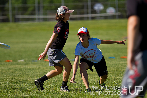 2014 USAU D-I College Champs Friday Action