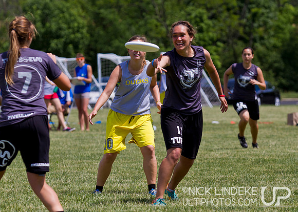 2014 USAU D-I College Champs Saturday Action