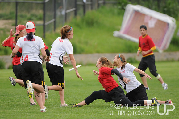 Saturday 5pm Crossover Round -- 2011 USAU College Championships
