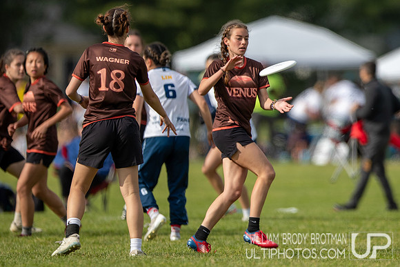Day 1 of the USA Ultimate D-I College Championships