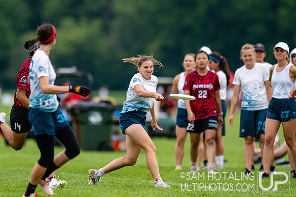 Box Vienna Ultimate vs Chicago Nemesis in pool play at World Ultimate Club Championships