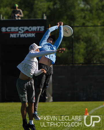 2012 USAU D-I College Championships Sunday Action