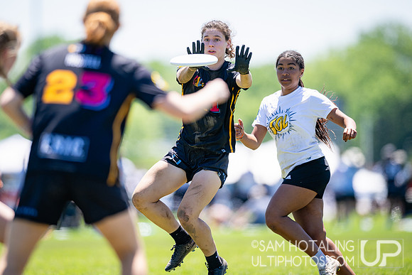 Women’s pool play at USAU DI College Championships