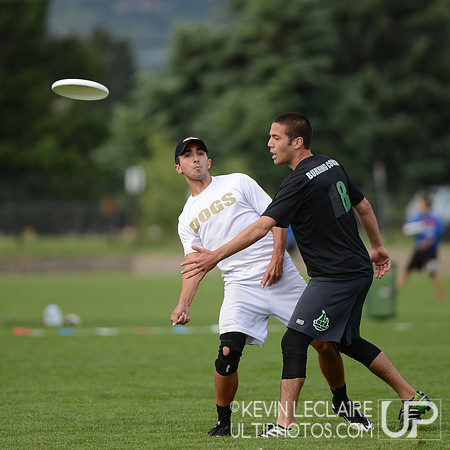 2012 USAU D-I College Championships Friday Round 1 Action