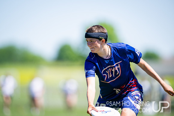 Women’s pool play at USAU DI College Championships