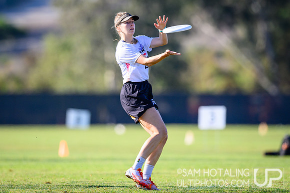 Fury vs Traffic in women’s pool play during Club Championships at Surf Cup Sports Park
