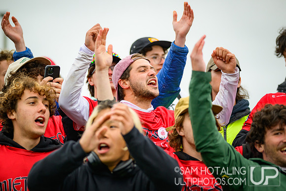 Haverford/Bryn Mawr Sneetches vs Wesleyan Vicious Circles in finals at USAU D-III College Championships