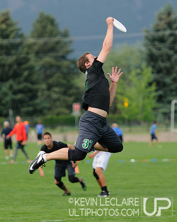 2012 USAU D-I College Championships Friday Round 1 Action