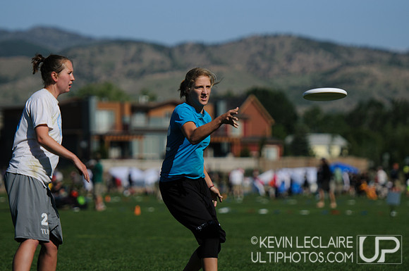 2012 USAU D-I College Championships Sunday Action