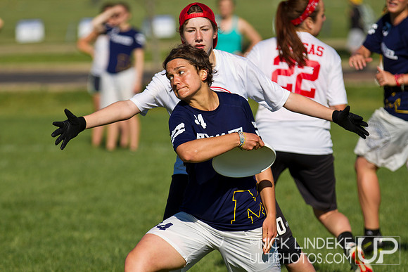 2014 USAU D-I College Champs Saturday Action