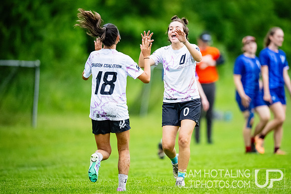 Women’s pool play at USAU DI College Championships