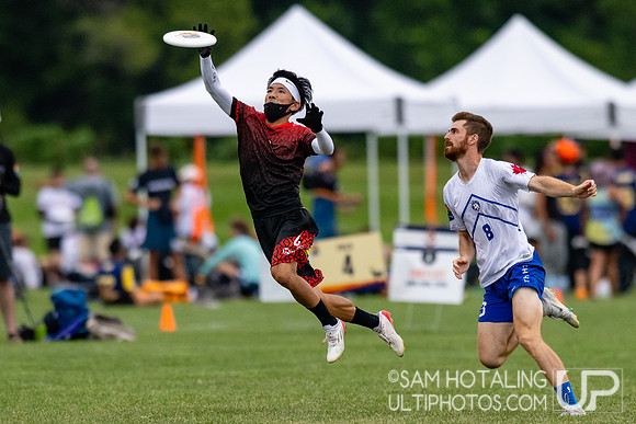 GOAT vs Nomadic Tribe in pool play at World Ultimate Club Championships