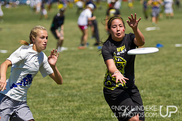 2014 USAU D-I College Champs Friday Action
