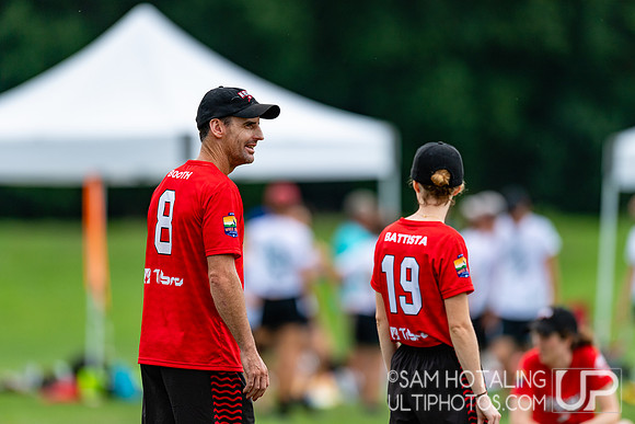 Alligators Masi vs Wollongong Krank in pool play at World Ultimate Club Championships