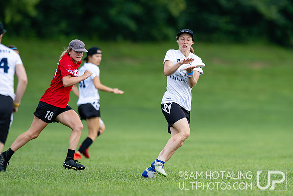 Bristol Women vs FABulous in pool play at World Ultimate Club Championships
