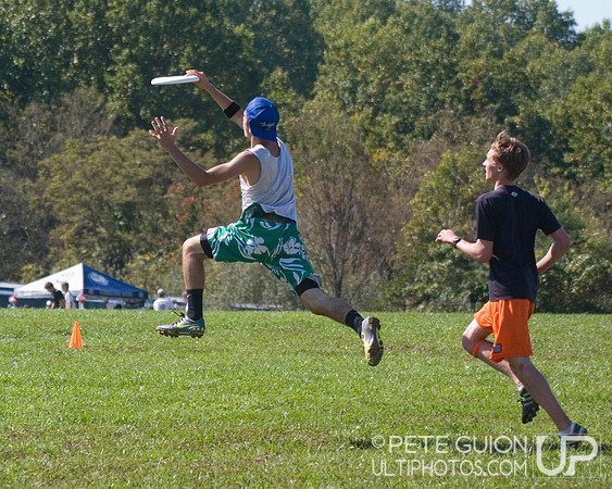 Sunday Round 2 Action -- 2011 Hucks off the Hilltop