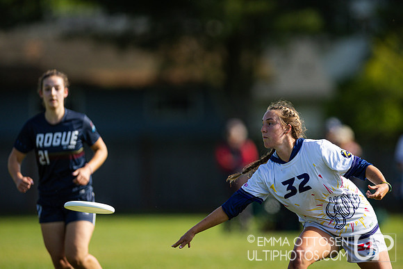 Saturday full coverage from USAU D-I College Championships, UC Santa Cruz vs UC Davis