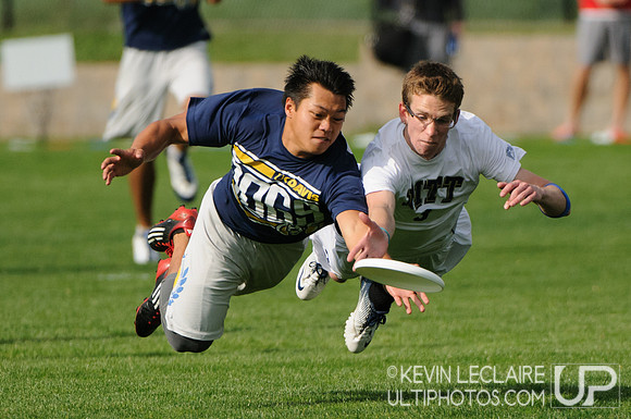 2012 USAU D-I College Championships Friday Round 1 Action