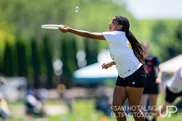 Women’s pool play at USAU DI College Championships