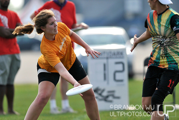 Sunday Women's Bracket Play - 2012 USAU D-III College Championships