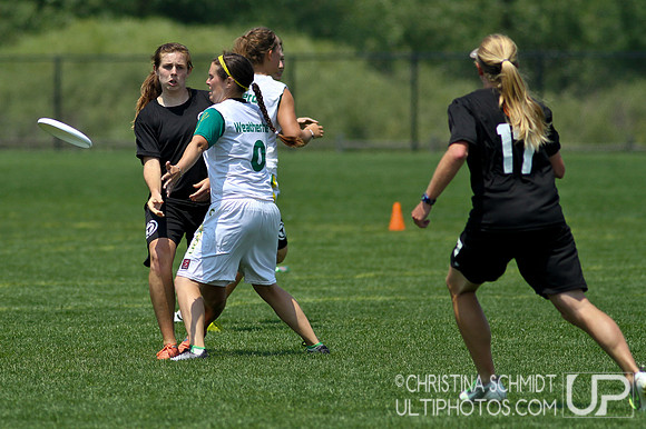 2012 USAU D-I College Championships Saturday Round 3 Action
