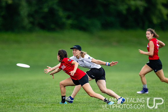 Bristol Women vs FABulous in pool play at World Ultimate Club Championships
