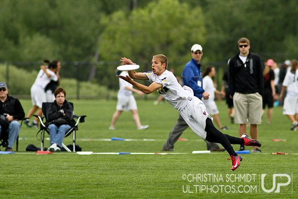 2012 USAU D-I College Championships Friday Round 1 Action