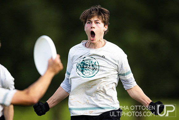 Sunday full coverage from USAU D-IIII College Championships: Semi-Finals