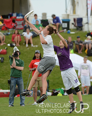 2012 USAU D-I College Championships Sunday Action