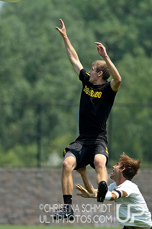 2012 USAU D-I College Championships Saturday Round 2 Action