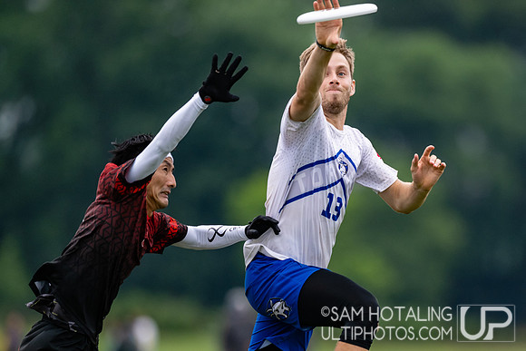 GOAT vs Nomadic Tribe in pool play at World Ultimate Club Championships