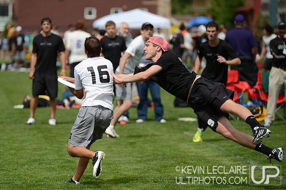 2012 USAU D-I College Championships Friday Action