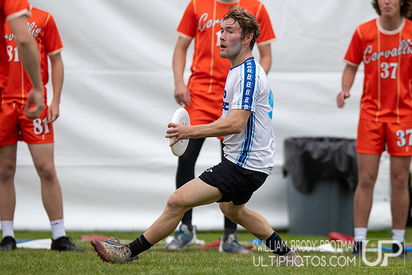 Day 1 of the USA Ultimate D-I College Championships