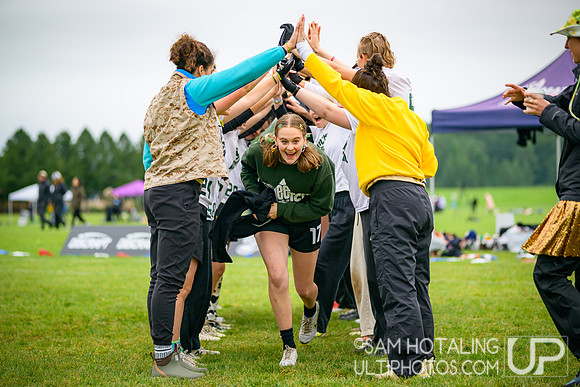 Haverford/Bryn Mawr Sneetches vs Wesleyan Vicious Circles in finals at USAU D-III College Championships